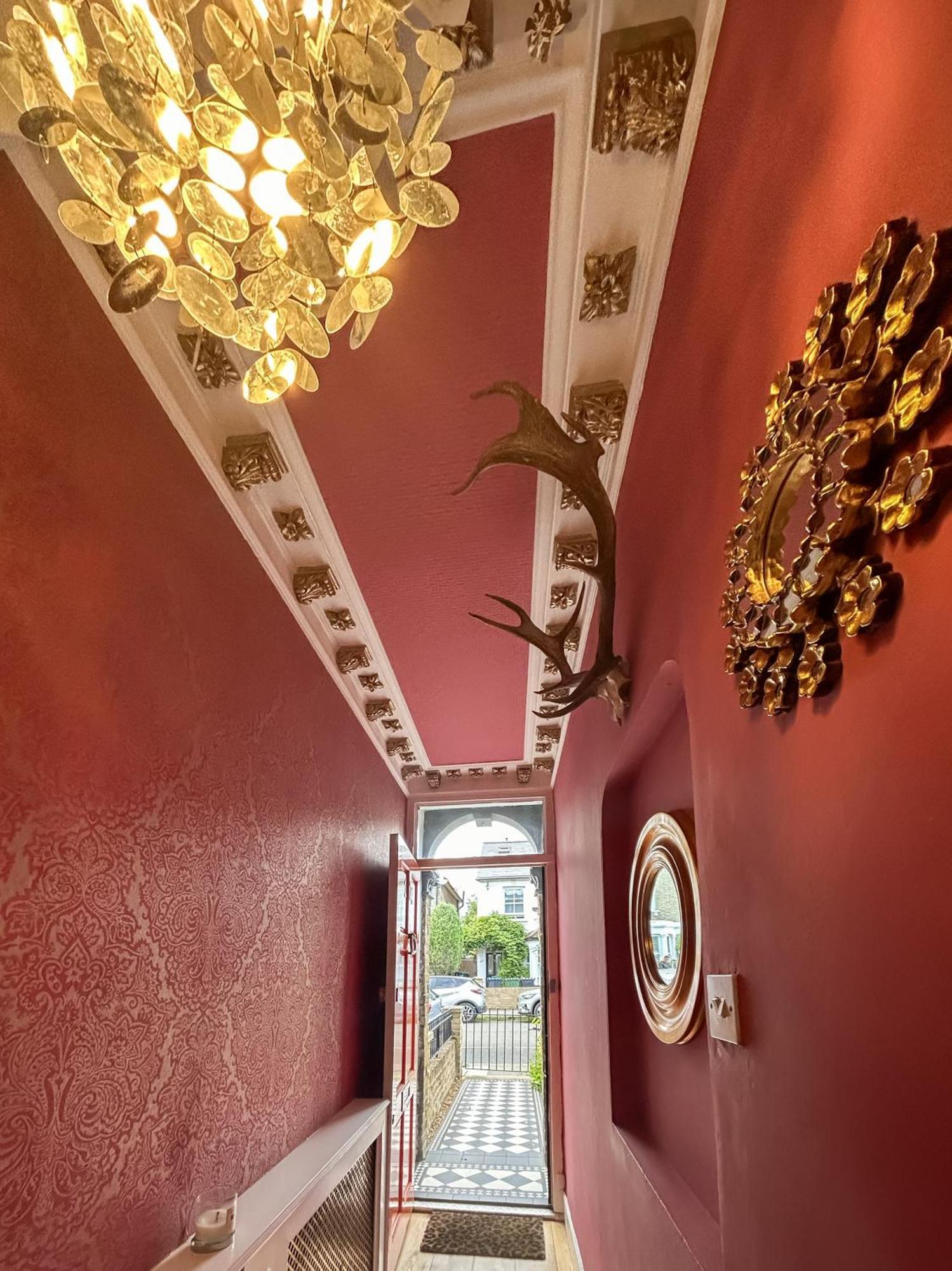 The Crown Loft Ensuite Luxury Accomodation Кингстън на Темза Екстериор снимка